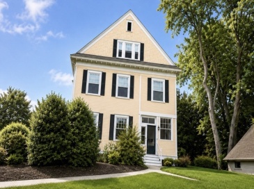 73 Moore Ave, Worcester, Massachusetts, 2 Bedrooms Bedrooms, 4 Rooms Rooms,1 BathroomBathrooms,Residential Lease,For Rent,Moore Ave,73553213