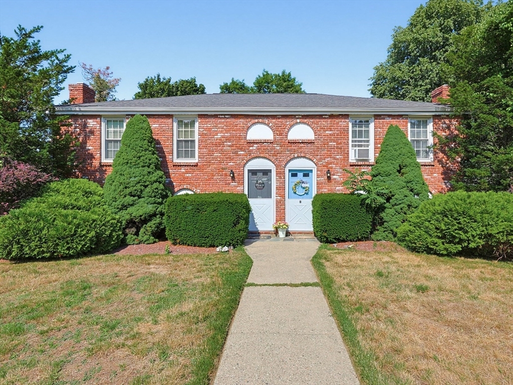 2 Mathurin Rd, Plainville, Massachusetts, 5 Bedrooms Bedrooms, 10 Rooms Rooms,3 BathroomsBathrooms,Residential Income,For Sale,Mathurin Rd,73553209
