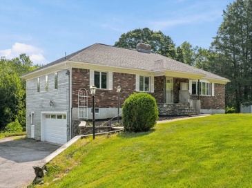 24 Uptack Rd, Groveland, Massachusetts, 4 Bedrooms Bedrooms, 6 Rooms Rooms,3 BathroomsBathrooms,Residential,For Sale,Uptack Rd,73552886
