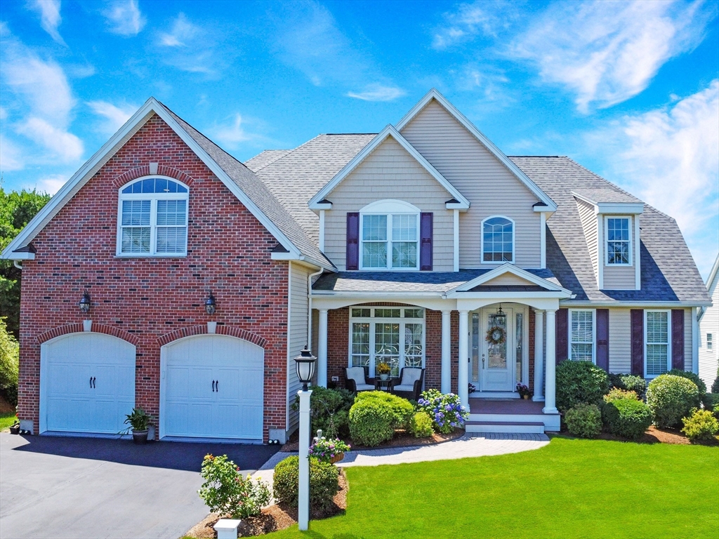 4 Valley View Way, Methuen, Massachusetts, 4 Bedrooms Bedrooms, 9 Rooms Rooms,3 BathroomsBathrooms,Residential,For Sale,Valley View Way,73553218
