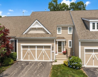 213 Sand Trap Ct, Northbridge, Massachusetts, 2 Bedrooms Bedrooms, 6 Rooms Rooms,2.5 BathroomsBathrooms,Residential,For Sale,Sand Trap Ct,73553221