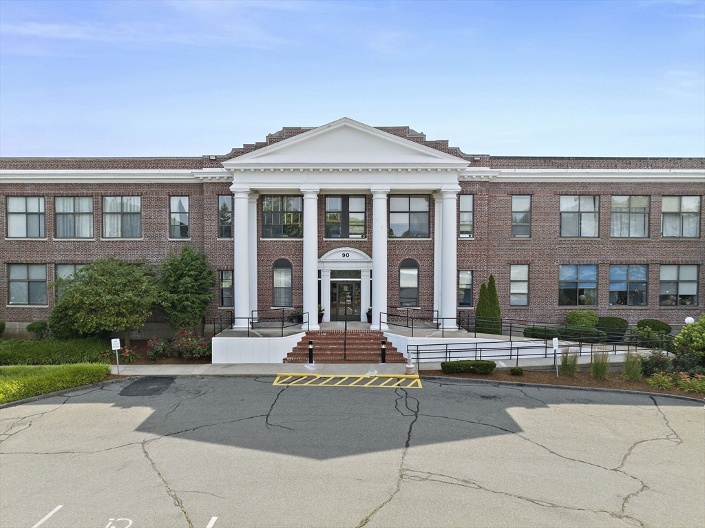90 Sea Street, Weymouth, Massachusetts, 2 Bedrooms Bedrooms, 5 Rooms Rooms,1.5 BathroomsBathrooms,Residential,For Sale,Sea Street,73542490
