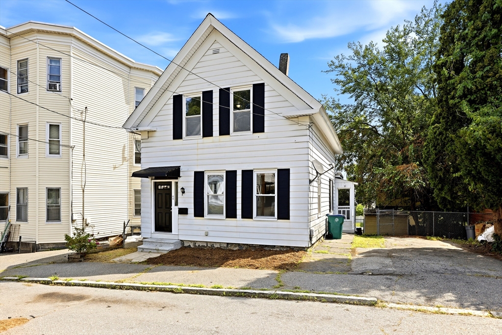 46 Arlington St, Lowell, Massachusetts, 3 Bedrooms Bedrooms, 6 Rooms Rooms,1.5 BathroomsBathrooms,Residential,For Sale,Arlington St,73553237
