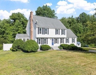 19 Villanova Dr, Westford, Massachusetts, 4 Bedrooms Bedrooms, 8 Rooms Rooms,2.5 BathroomsBathrooms,Residential,For Sale,Villanova Dr,73553244