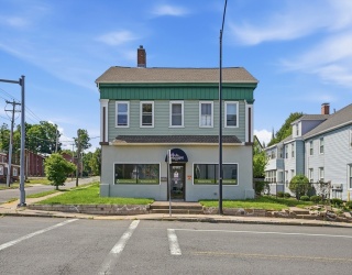342 Front Street, Chicopee, Massachusetts, 1 Bedroom Bedrooms, 4 Rooms Rooms,1 BathroomBathrooms,Residential Lease,For Rent,Front Street,73553260