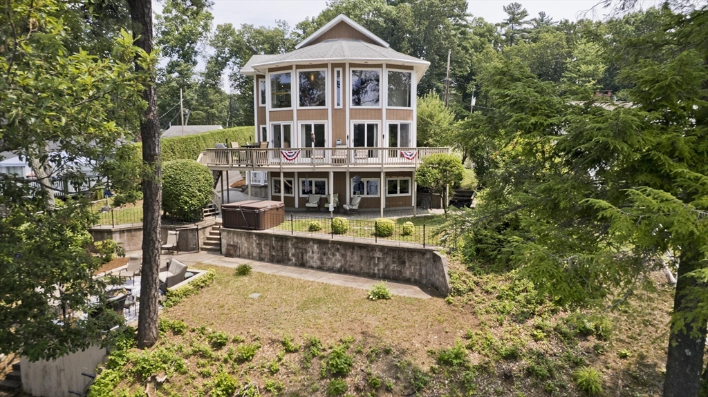 10 Two States Ave, Southwick, Massachusetts, 4 Bedrooms Bedrooms, 9 Rooms Rooms,3.5 BathroomsBathrooms,Residential,For Sale,Two States Ave,73553261