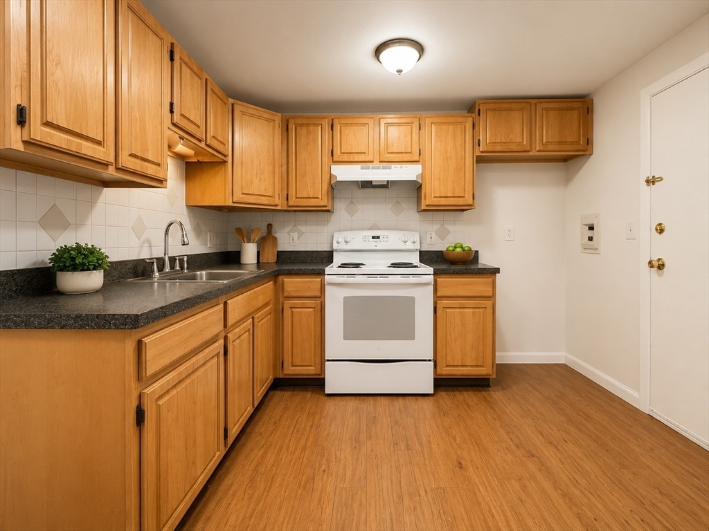 69 W Elm Ter, Brockton, Massachusetts, 2 Bedrooms Bedrooms, 4 Rooms Rooms,1 BathroomBathrooms,Residential,For Sale,W Elm Ter,73553263