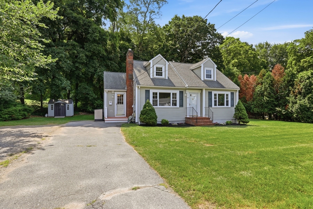 82 Central St., Andover, Massachusetts, 4 Bedrooms Bedrooms, 7 Rooms Rooms,2 BathroomsBathrooms,Residential,For Sale,Central St.,73553175