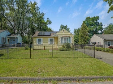 128 W Canton Cir, Springfield, Massachusetts, 3 Bedrooms Bedrooms, 5 Rooms Rooms,1 BathroomBathrooms,Residential,For Sale,W Canton Cir,73552925