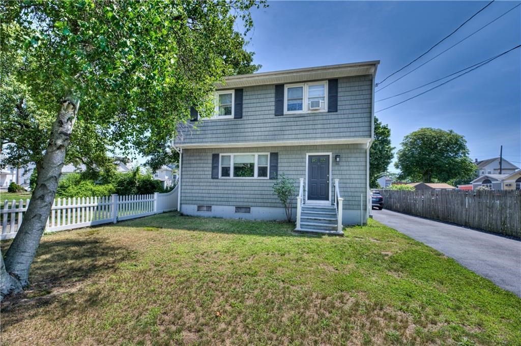16 Arlington Ave, Warren, Rhode Island, 3 Bedrooms Bedrooms, 6 Rooms Rooms,1.5 BathroomsBathrooms,Residential,For Sale,Arlington Ave,73552926