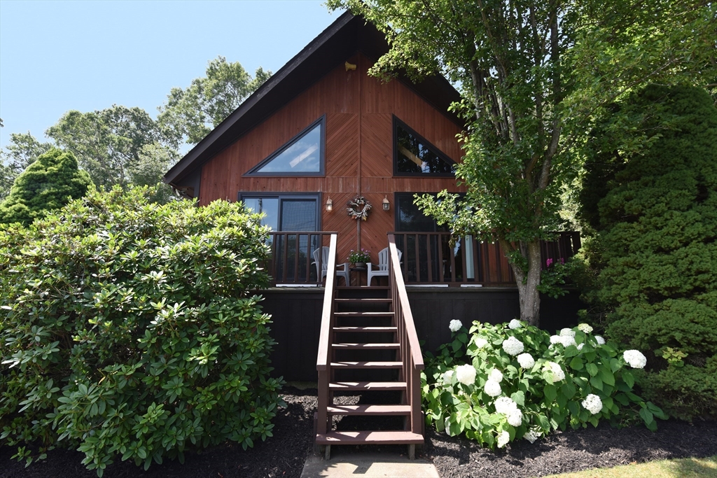 127 Susie, Somerset, Massachusetts, 3 Bedrooms Bedrooms, 6 Rooms Rooms,2 BathroomsBathrooms,Residential,For Sale,Susie,73553282