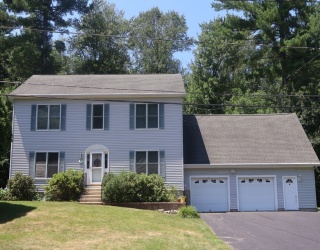 58 Brian Cir, Northbridge, Massachusetts, 4 Bedrooms Bedrooms, 7 Rooms Rooms,2.5 BathroomsBathrooms,Residential,For Sale,Brian Cir,73553287