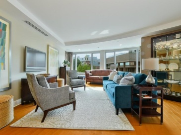 10 Bowdoin St, Boston, Massachusetts, 3 Bedrooms Bedrooms, 6 Rooms Rooms,2.5 BathroomsBathrooms,Residential Lease,For Rent,Bowdoin St,73553286