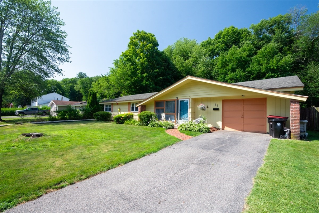 66 Boyle Rd, Brockton, Massachusetts, 3 Bedrooms Bedrooms, 6 Rooms Rooms,1.5 BathroomsBathrooms,Residential,For Sale,Boyle Rd,73547447