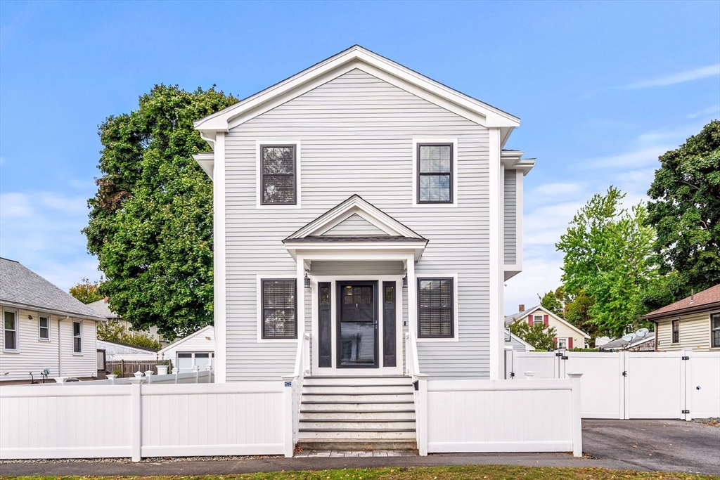 74 Raycroft St, Quincy, Massachusetts, 4 Bedrooms Bedrooms, 8 Rooms Rooms,2.5 BathroomsBathrooms,Residential,For Sale,Raycroft St,73553293