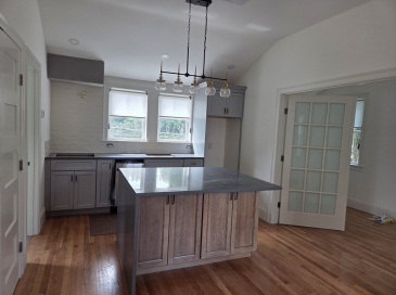 6 Lowell Ave, Newton, Massachusetts, 1 Bedroom Bedrooms, 3 Rooms Rooms,1 BathroomBathrooms,Residential Lease,For Rent,Lowell Ave,73534866