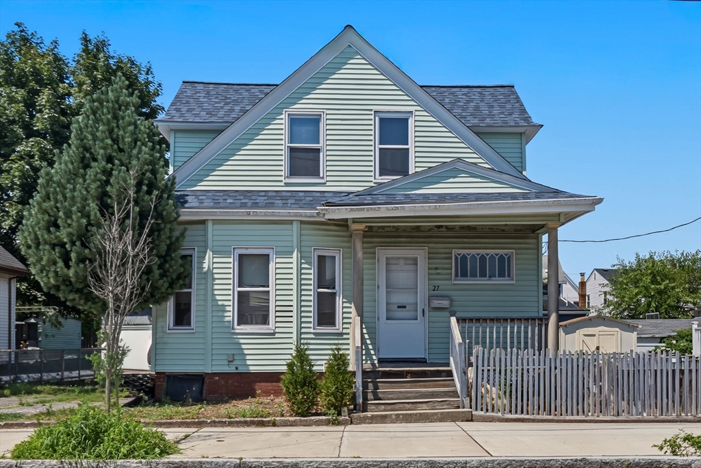 27 Davis, Malden, Massachusetts, 4 Bedrooms Bedrooms, 8 Rooms Rooms,2 BathroomsBathrooms,Residential,For Sale,Davis,73553320