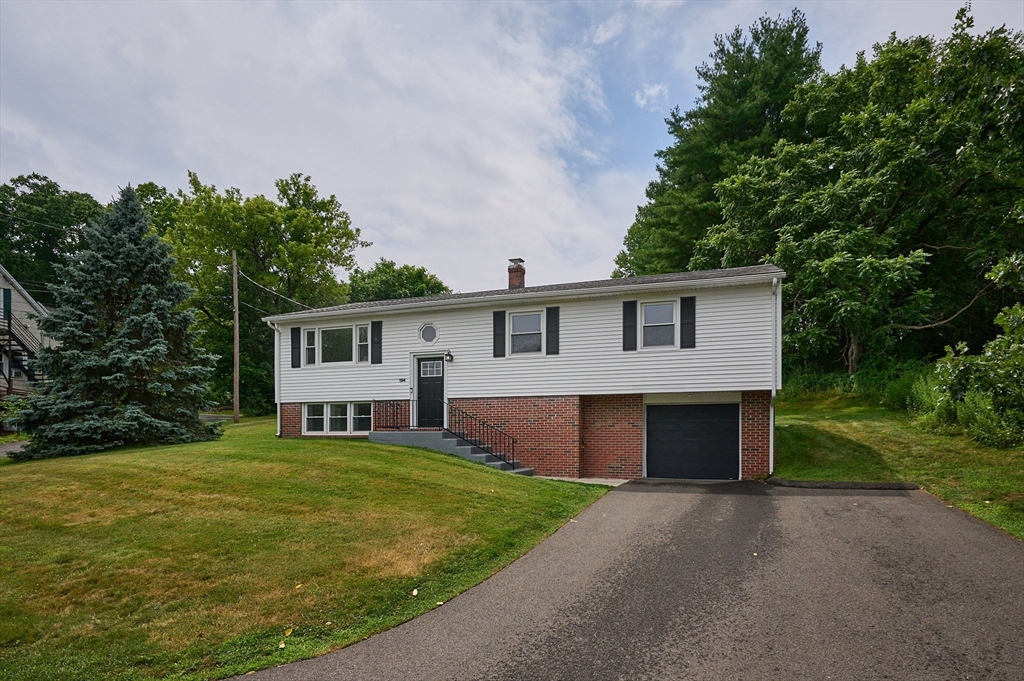 194 Pleasant St, East Longmeadow, Massachusetts, 4 Bedrooms Bedrooms, 10 Rooms Rooms,2.5 BathroomsBathrooms,Residential,For Sale,Pleasant St,73553319