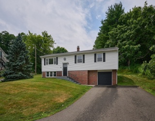 194 Pleasant St, East Longmeadow, Massachusetts, 4 Bedrooms Bedrooms, 10 Rooms Rooms,2.5 BathroomsBathrooms,Residential,For Sale,Pleasant St,73553319