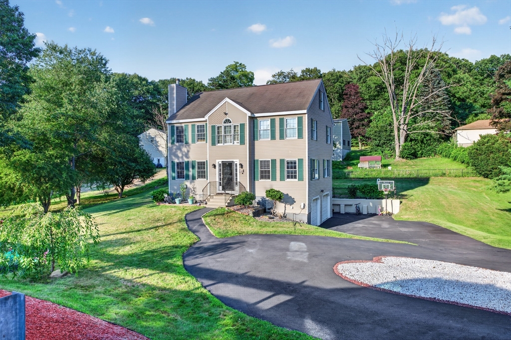 36 Shirley Rd, Shrewsbury, Massachusetts, 4 Bedrooms Bedrooms, 9 Rooms Rooms,2.5 BathroomsBathrooms,Residential,For Sale,Shirley Rd,73553292