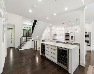 11 Crenshaw Ln, Andover, Massachusetts, 3 Bedrooms Bedrooms, 7 Rooms Rooms,4.5 BathroomsBathrooms,Residential,For Sale,Crenshaw Ln,73553325