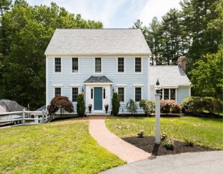 17 Gardner Rd, Duxbury, Massachusetts, 4 Bedrooms Bedrooms, 10 Rooms Rooms,2.5 BathroomsBathrooms,Residential,For Sale,Gardner Rd,73553323