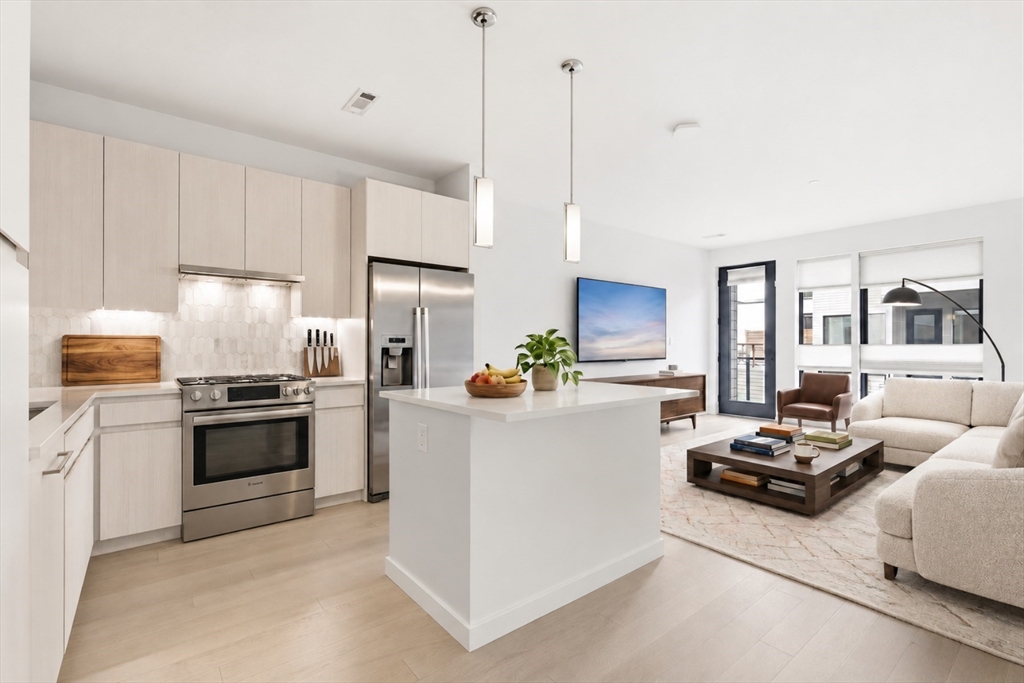 45 W 3rd St, Boston, Massachusetts, 1 Bedroom Bedrooms, 4 Rooms Rooms,1 BathroomBathrooms,Residential,For Sale,W 3rd St,73553154