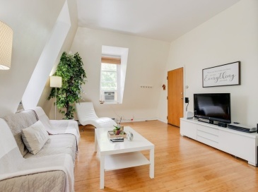 88 Cedar, Boston, Massachusetts, 2 Bedrooms Bedrooms, 4 Rooms Rooms,1 BathroomBathrooms,Residential Lease,For Rent,Cedar,73553331 88 Cedar, Boston, Massachusetts, 2 Bedrooms Bedrooms, 4 Rooms Rooms,1 BathroomBathrooms,Residential Lease,For Rent,Cedar,73553331