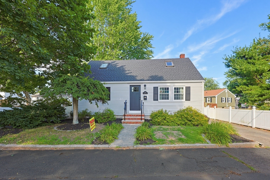 104 Fairmount Ave, Saugus, Massachusetts, 3 Bedrooms Bedrooms, 6 Rooms Rooms,1.5 BathroomsBathrooms,Residential,For Sale,Fairmount Ave,73552994