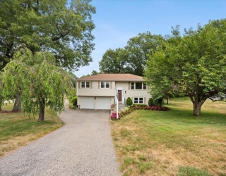 128 Bullard St, Walpole, Massachusetts, 3 Bedrooms Bedrooms, 7 Rooms Rooms,1.5 BathroomsBathrooms,Residential,For Sale,Bullard St,73553205