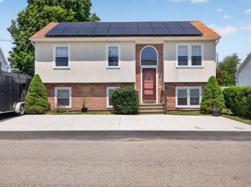 158 Amity St, Fall River, Massachusetts, 3 Bedrooms Bedrooms, 6 Rooms Rooms,2 BathroomsBathrooms,Residential,For Sale,Amity St,73552991