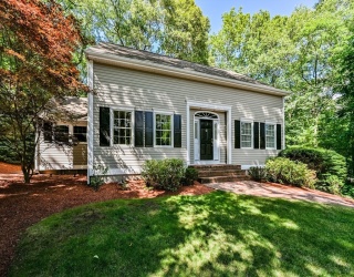 2 Rock Road, Attleboro, Massachusetts, 4 Bedrooms Bedrooms, 11 Rooms Rooms,3.5 BathroomsBathrooms,Residential,For Sale,Rock Road,73553343