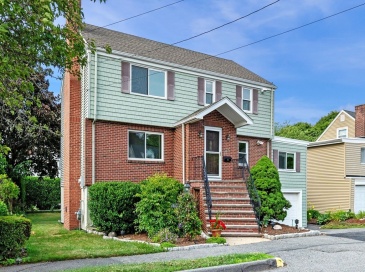 21 Muriel Rd, Swampscott, Massachusetts, 4 Bedrooms Bedrooms, 8 Rooms Rooms,2 BathroomsBathrooms,Residential,For Sale,Muriel Rd,73552740