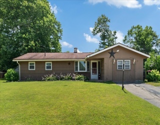 31 Stephen Dr, Brockton, Massachusetts, 3 Bedrooms Bedrooms, 5 Rooms Rooms,1 BathroomBathrooms,Residential,For Sale,Stephen Dr,73552882