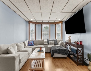 83 P St, Boston, Massachusetts, 2 Bedrooms Bedrooms, 6 Rooms Rooms,1 BathroomBathrooms,Residential Lease,For Rent,P St,73553358