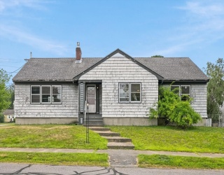 21 North Shore Ave, Danvers, Massachusetts, 4 Bedrooms Bedrooms, 8 Rooms Rooms,1.5 BathroomsBathrooms,Residential,For Sale,North Shore Ave,73553007