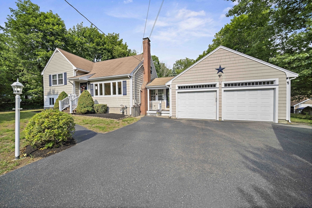 590 Liberty St, Braintree, Massachusetts, 3 Bedrooms Bedrooms, 6 Rooms Rooms,2 BathroomsBathrooms,Residential,For Sale,Liberty St,73536990