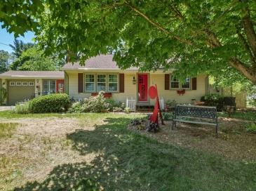 15 Gilrain Ter, Northampton, Massachusetts, 2 Bedrooms Bedrooms, 4 Rooms Rooms,1 BathroomBathrooms,Residential,For Sale,Gilrain Ter,73534715