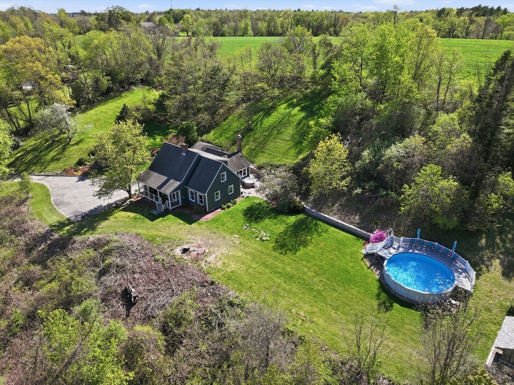 96 Town Farm Road, Sutton, Massachusetts, 4 Bedrooms Bedrooms, 9 Rooms Rooms,2 BathroomsBathrooms,Residential,For Sale,Town Farm Road,73518684