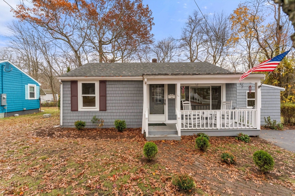 44 Dawes Rd, Brockton, Massachusetts, 2 Bedrooms Bedrooms, 6 Rooms Rooms,1 BathroomBathrooms,Residential,For Sale,Dawes Rd,73529202