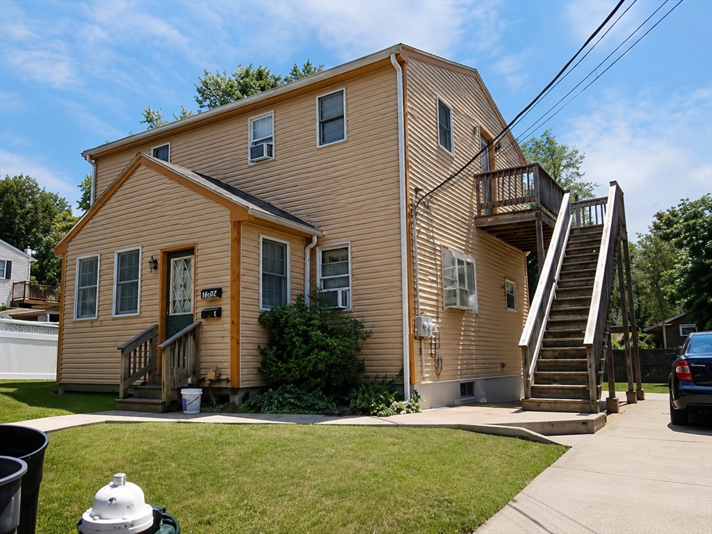 1042 Sassaquin Ave, New Bedford, Massachusetts, 2 Bedrooms Bedrooms, 4 Rooms Rooms,1 BathroomBathrooms,Residential Lease,For Rent,Sassaquin Ave,73541933