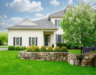 29 Woodmere Dr, Milton, Massachusetts, 2 Bedrooms Bedrooms, 5 Rooms Rooms,2 BathroomsBathrooms,Residential,For Sale,Woodmere Dr,73519579