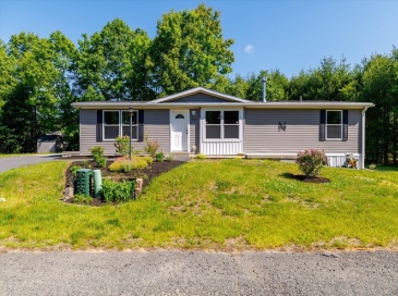 164 Robert Drive, Athol, Massachusetts, 3 Bedrooms Bedrooms, 6 Rooms Rooms,2 BathroomsBathrooms,Residential,For Sale,Robert Drive,73527512