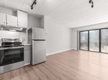 881 Broadway, Everett, Massachusetts, 1 Room Rooms,1 BathroomBathrooms,Residential,For Sale,Broadway,73489708 881 Broadway, Everett, Massachusetts, 1 Room Rooms,1 BathroomBathrooms,Residential,For Sale,Broadway,73489708