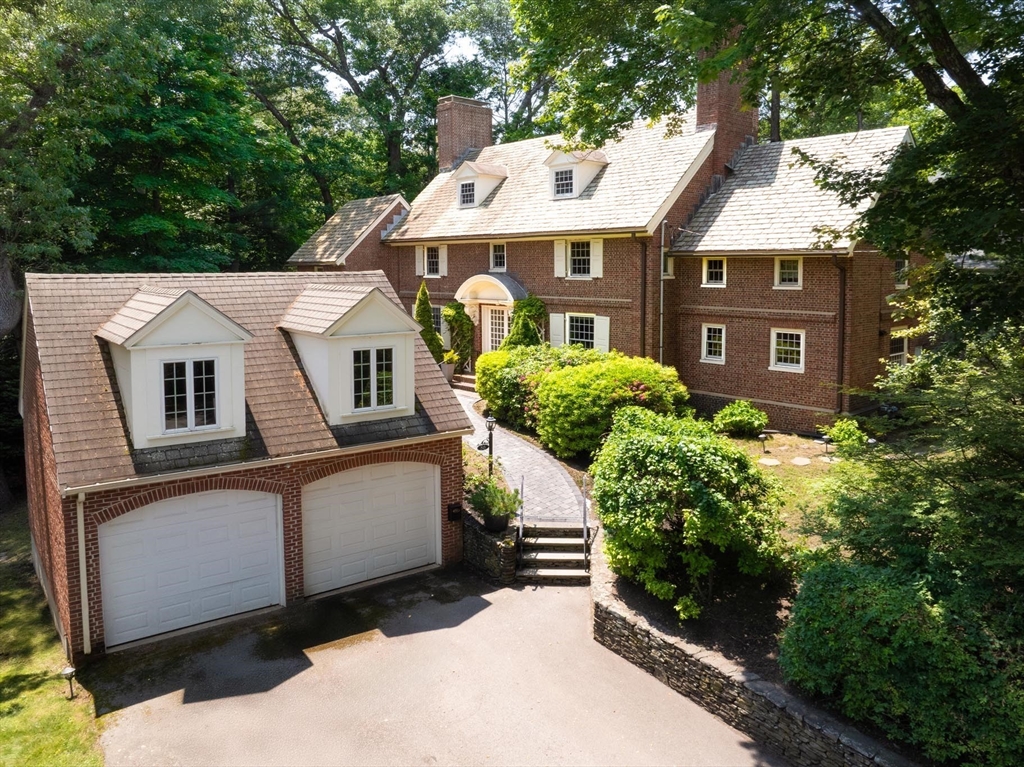 86 Waban Ave, Newton, Massachusetts, 5 Bedrooms Bedrooms, 10 Rooms Rooms,4.5 BathroomsBathrooms,Residential,For Sale,Waban Ave,73500930