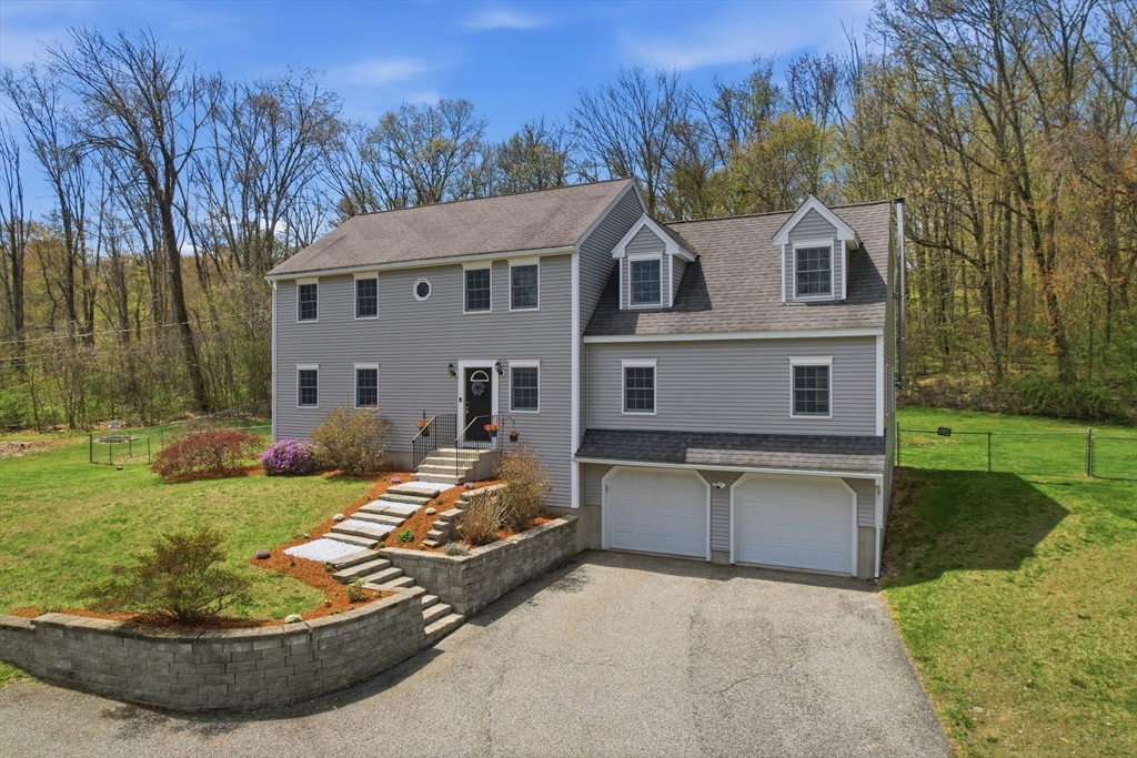 324 West Sutton Road, Sutton, Massachusetts, 3 Bedrooms Bedrooms, 7 Rooms Rooms,2.5 BathroomsBathrooms,Residential,For Sale,West Sutton Road,73512660