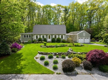 9 Running Brook Cir, Ashland, Massachusetts, 4 Bedrooms Bedrooms, 10 Rooms Rooms,3 BathroomsBathrooms,Residential,For Sale,Running Brook Cir,73519234