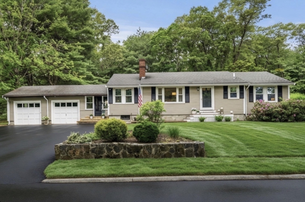18 Gleason Rd, Reading, Massachusetts, 3 Bedrooms Bedrooms, 9 Rooms Rooms,2.5 BathroomsBathrooms,Residential,For Sale,Gleason Rd,73529313