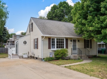 1534 Donohue Rd, Chicopee, Massachusetts, 4 Bedrooms Bedrooms, 6 Rooms Rooms,1 BathroomBathrooms,Residential,For Sale,Donohue Rd,73539355