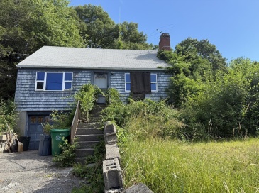 10 Roberts Road, Ashland, Massachusetts, 3 Bedrooms Bedrooms, 7 Rooms Rooms,2 BathroomsBathrooms,Residential,For Sale,Roberts Road,73539402